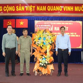 Lễ ra mắt Lực lượng tham gia bảo vệ an ninh trật tự tại 52 Khu phố trên địa bàn phường Bình Hưng Hòa A